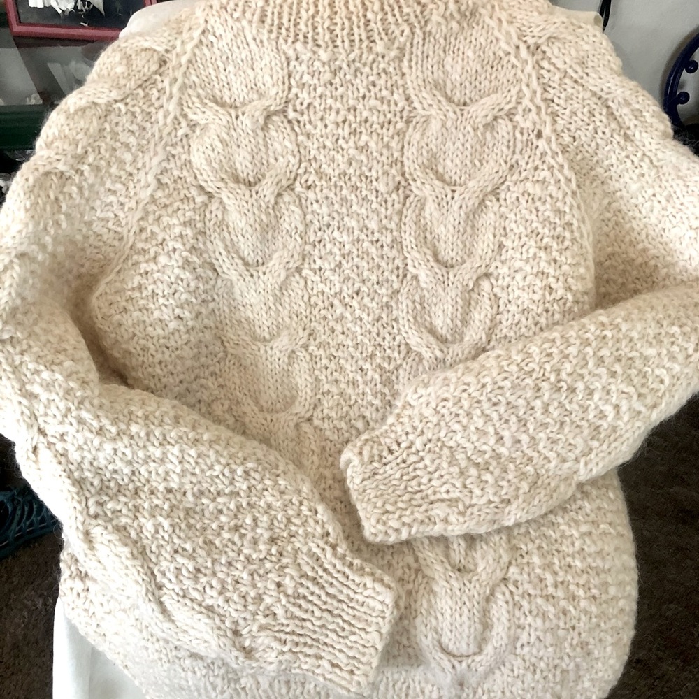 Lovely unisex Irish wool cable knit chunky